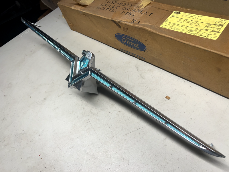 *NOS* Original 1966 66 FORD THUNDERBIRD Front Grille Chrome Emblem Badge U1C-B7