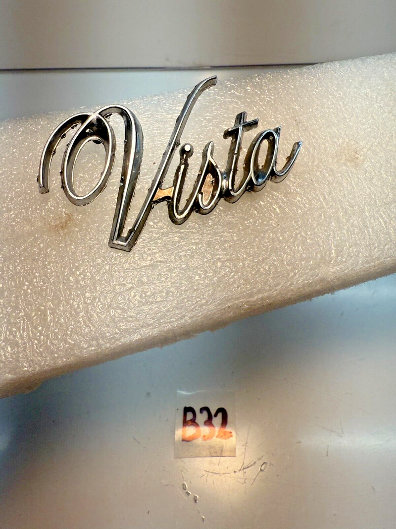 OEM VISTA CRUISER VINTAGE EMBLEM LOGO BADGE SYMBOL SIGN 9625757 B32-62