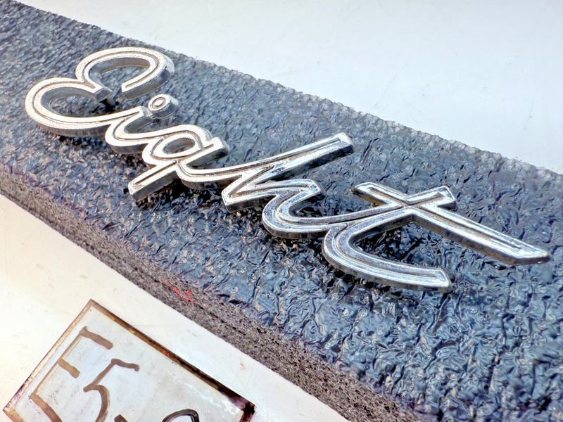 OEM 1970's OLDSMOBILE EIGHT CHROME EMBLEM Badge 587139 E5-9