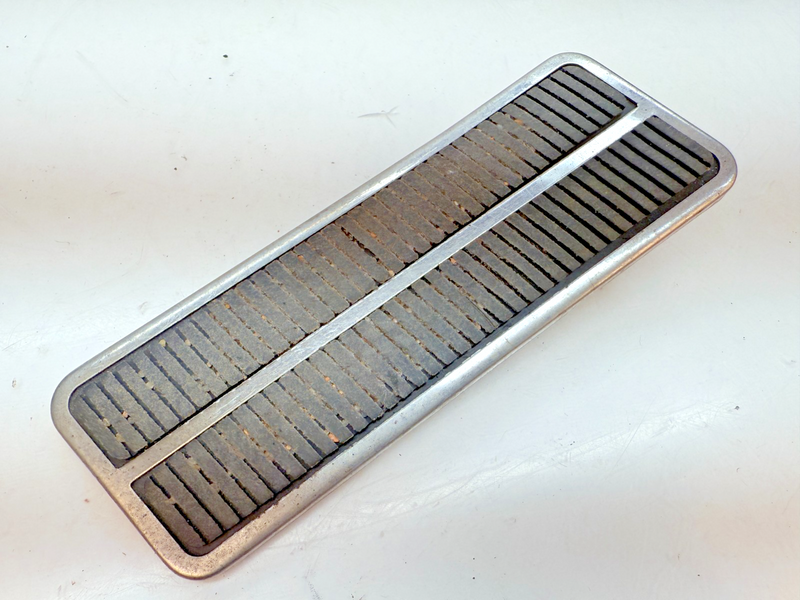 OEM GM 1968 - 1972 Corvette CAMARO Gas Accelerator PEDAL PAD & TRIM B83-17