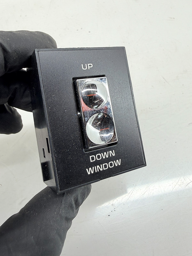NOS 1985 - 1993 CADILLAC DEVILLE POWER WINDOW SWITCH 20731001 C30-52