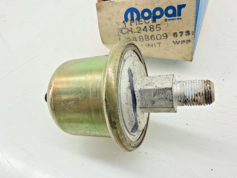 NOS 1964 - 1974 Chrysler Dodge Plymouth Oil Pressure Sending Unit 3488609 C75-20