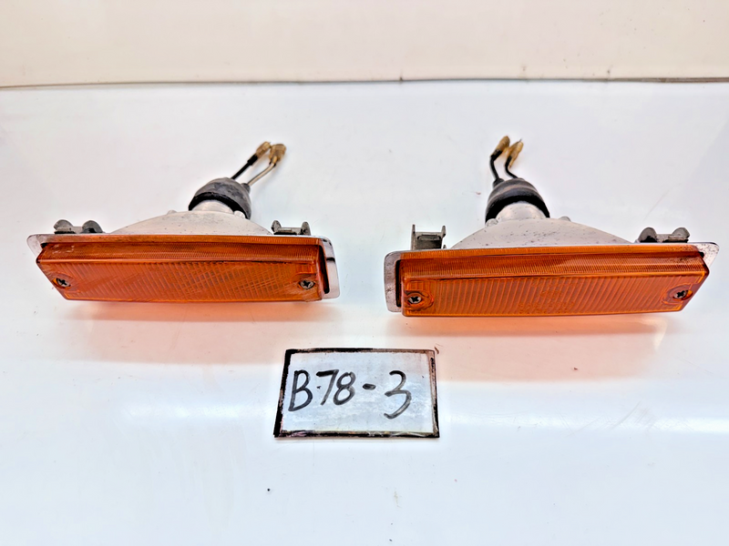 OEM HELLA Amber PAIR Front Parking Turn Signal Light SAE-DP67 BLPo-133 B78-3