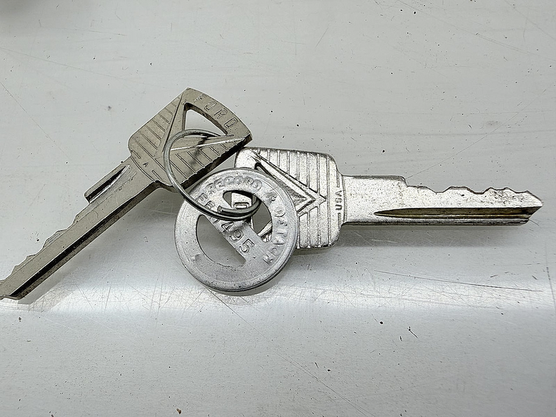 NOS 1961 - 1964 FORD GALAXIE FAIRLANE LOCK CYLINDER SET KEYS C3AZ6222050B C77-10