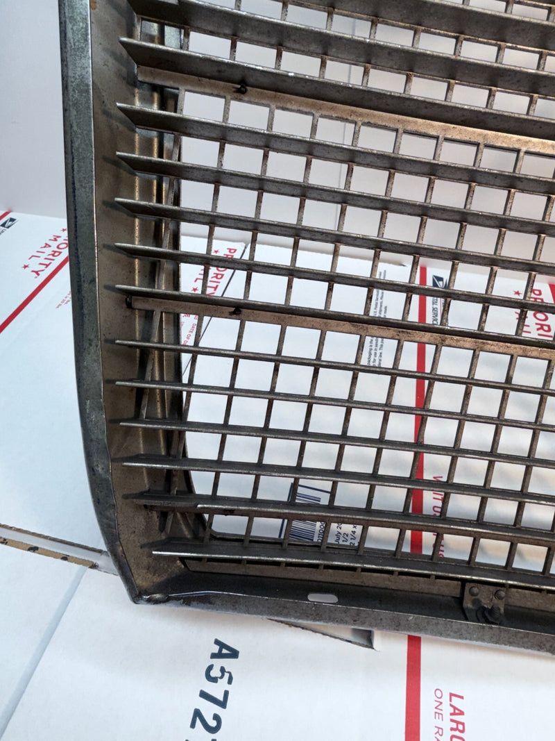 NOS? OEM Mercedes W108 W109 Radiator Shroud Guard Grill Radiator Cowl Emblem P1