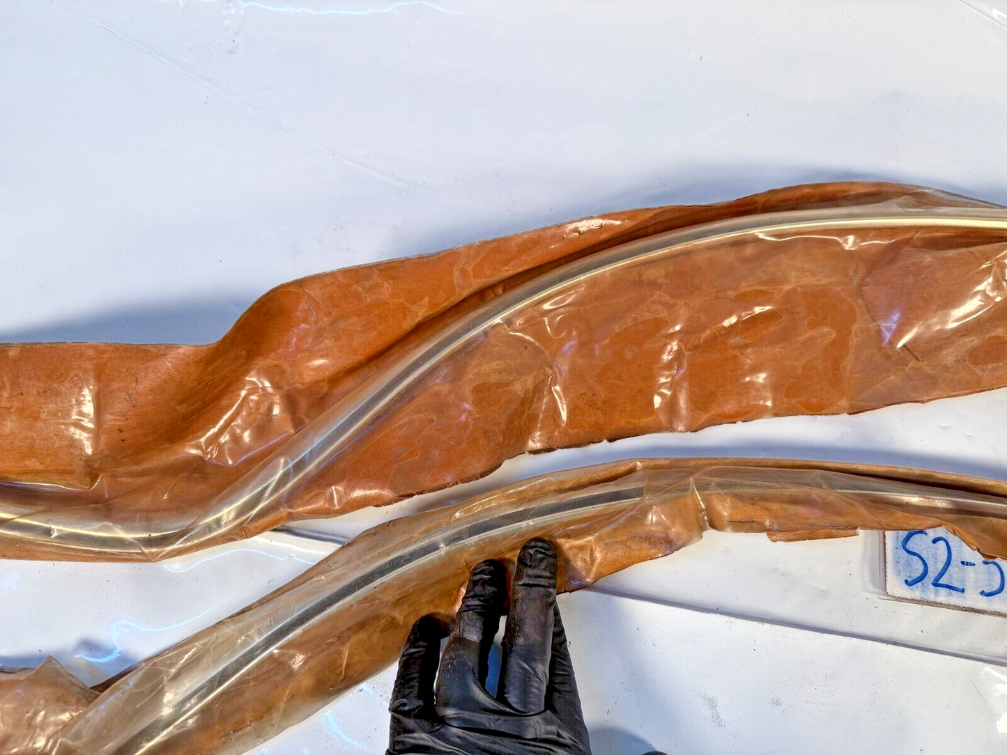 (1) NOS 1984 AMC Jeep Renault Fender Trim Moulding 8131766 84 S2-38