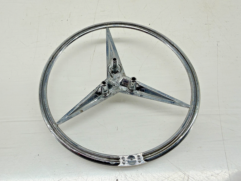 OEM 1994 - 2002 MERCEDES SL CLASS BENZ REAR TRUNK STAR EMBLEM 2107580158 E7-114