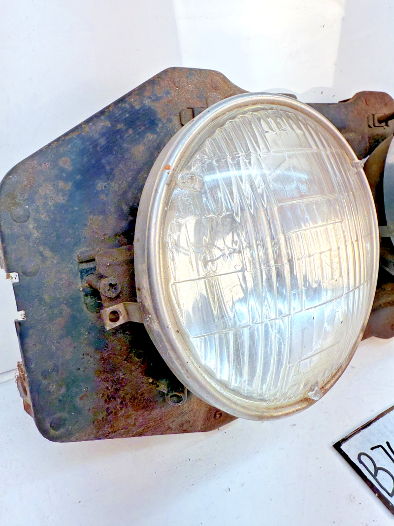 1968 FORD Torino Fairlane LH HEADLIGHT MOUNTING PANEL HEAD LIGHTS B76-39