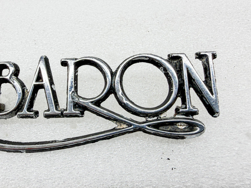 Vintage 1977 - 1979 CHRYSLER LeBARON SCRIPT EMBLEM 4017343 E10-74