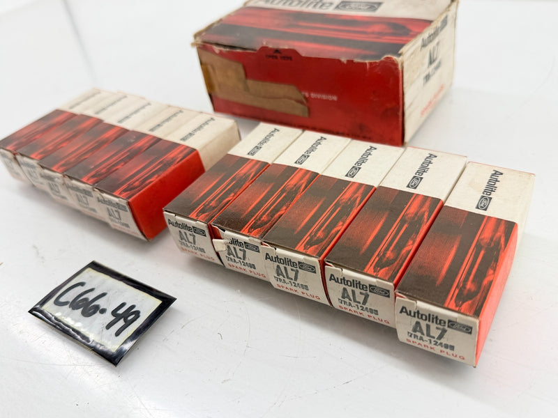 NOS 1949 - 1953 / 1961 - 1963 FORD Spark Plugs 352-390 - 406 FE 7RA-12300-C C66
