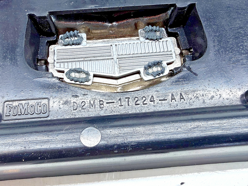 NOS 1972 Mercury Marquis Brougham Taillight Panel Trim Emblem D2MB-17224A B41-11