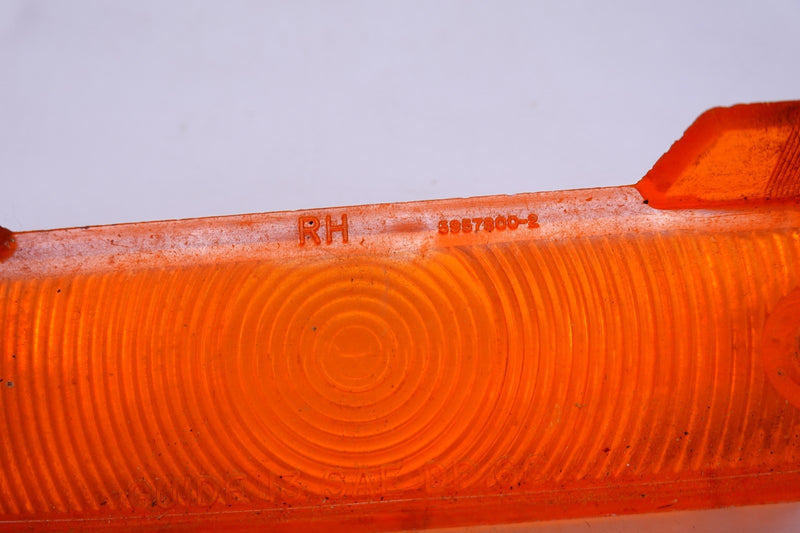 OEM 1966 Chevroler Passenger Car Amber Parking Lamp Lens SAE DP66 5957569 C53-47