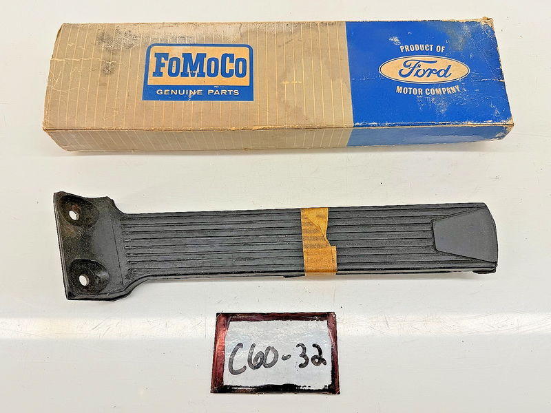 NOS 1960 Ford Fairlane Gas Accelerator Pedal C0DD-9735-A C60-32