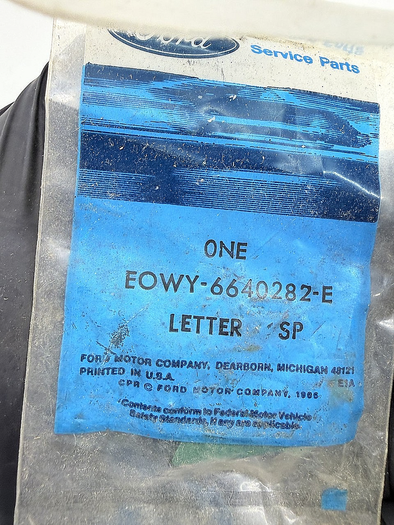 NOS 1980 - 1982 LINCOLN MARK VI TRUNK LID LETTER E0WY-6640282-E C76-141