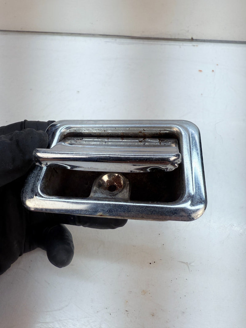 1968 - 1976 FRONT DOOR & REAR QUARTER ASHTRAY GM 9847777 BUICK OLDS CHEVY B84-28