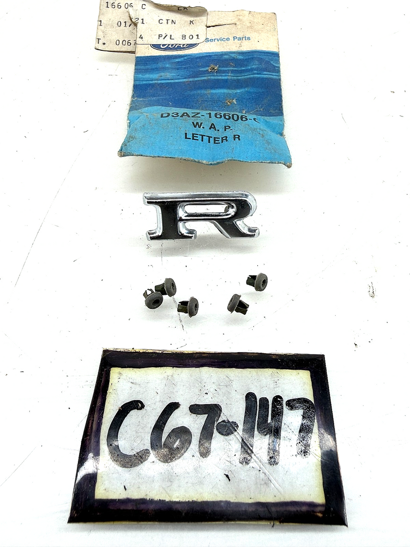 NOS 1973 - 1979 FORD MUSTANG GALAXIE LTD LETTER R EMBLEM D3AZ-16606-C C67-147