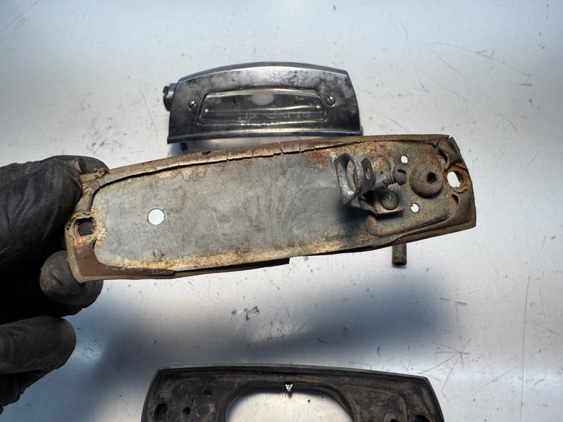 OEM Mercedes-Benz Hella K2810 Rear License Plate Light Assembly CHROME C8-24