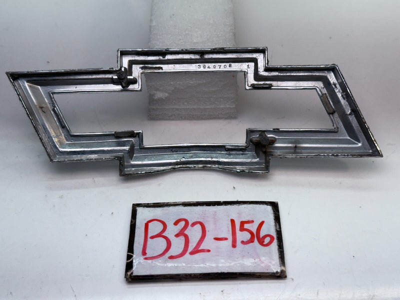 1969 1970 Chevrolet Truck Blazer Bow Tie Grill Hood Emblem Badge 3940708 B32-156