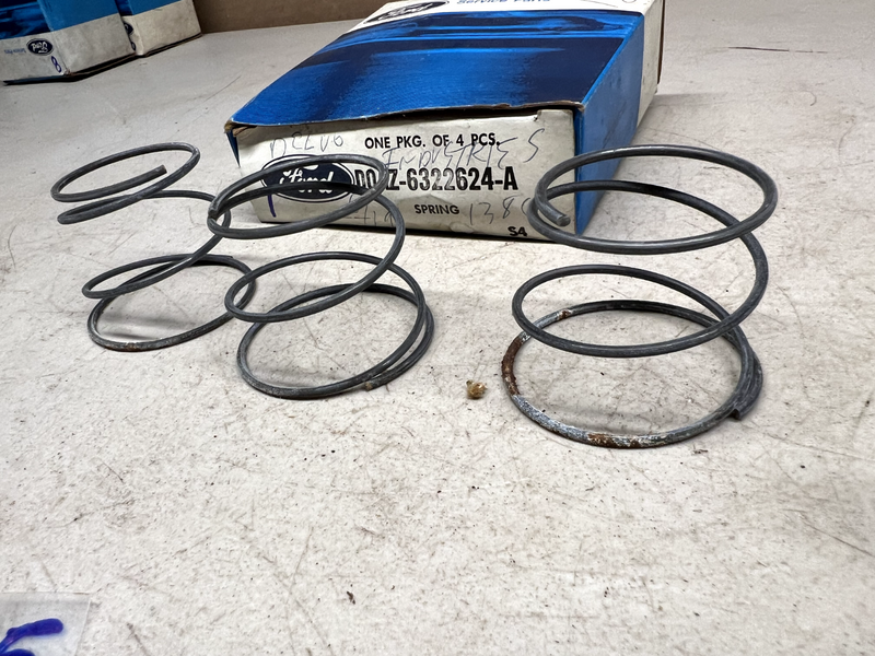 NOS OEM Ford DOAZ-6322624-A 3 PIECES Power Window Spring B26-7