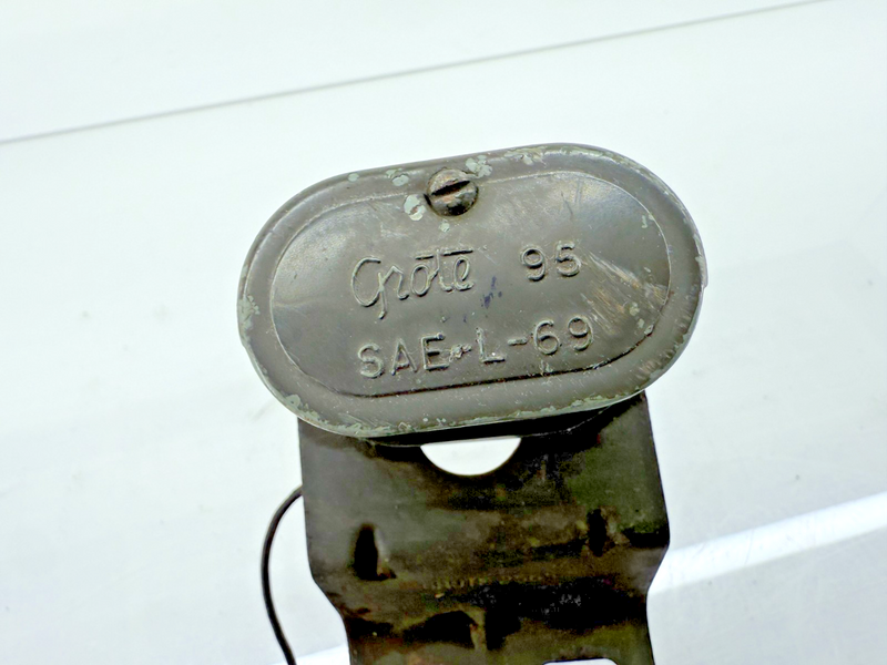 Vintag Grote 95 License Plate Light SAE-L-69 Willys Jeep Rat Rod Milirary C37-15