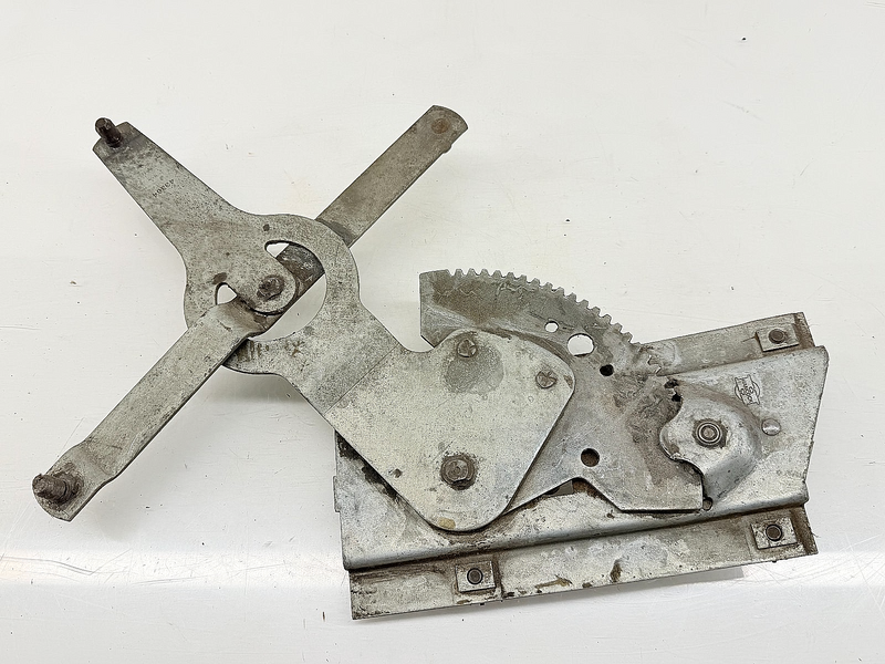 OEM 1965 Ford Falcon Comet RH PASSENGER Window Regulator C72-38