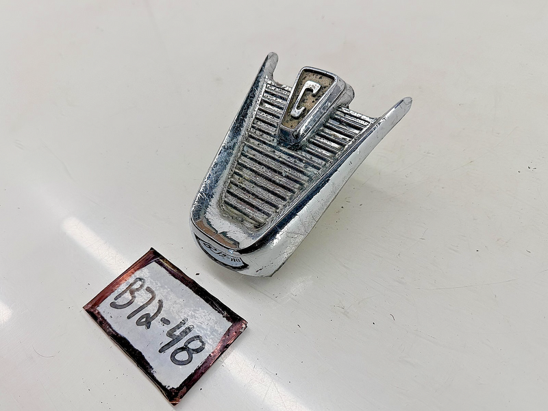 RARE OEM 1961 MERCURY COMET REAR TRUNK LATCH EMBLEM ORNAMENT C1GB6245525A B72-48