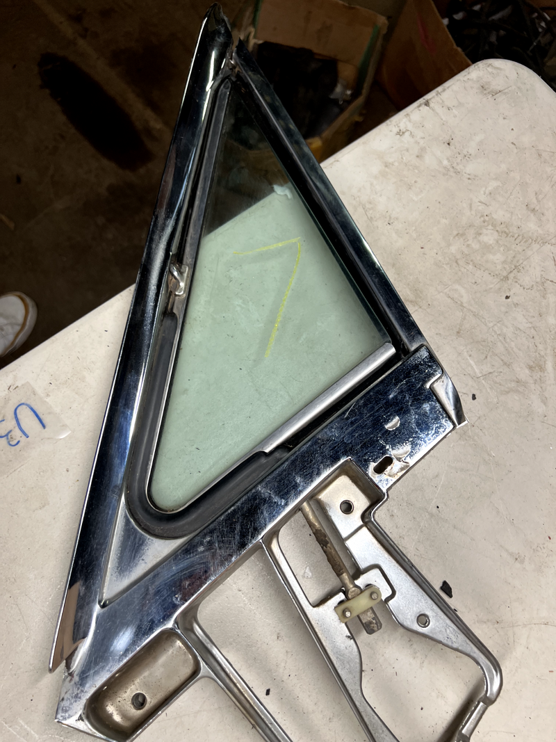 1964-1966 THUNDERBIRD WING VENT WINDOW GLASS PASSENGER RIGHT SIDE 64 65 66 U3B-7