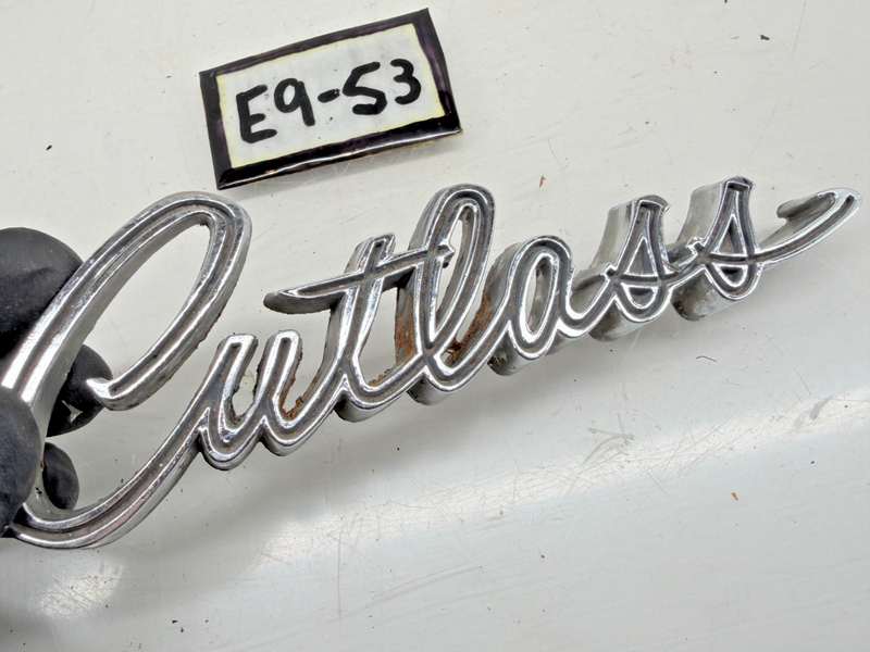 OEM 1968 1969 Oldsmobile Cutlass Front Fender Script Emblem Set 399503 E9-53
