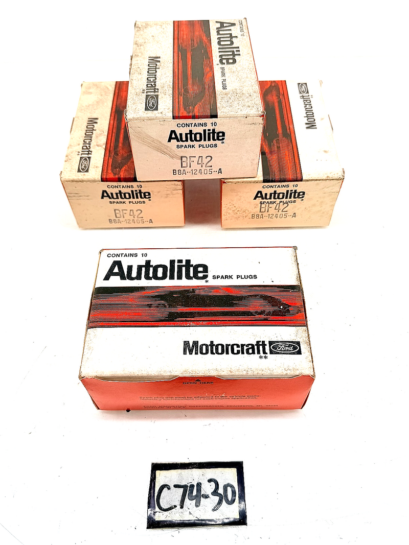 (1) NOS 1958 - 1974 Ford Mustang T-Bird Bronco Spark Plug Set B8A-12405-A C74-30