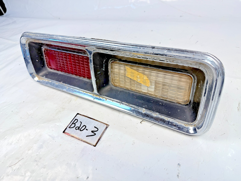 OEM 1968 CHEVY CAMARO LEFT DRIVER SIDE TAIL LIGHT 5959943 LH B20-3