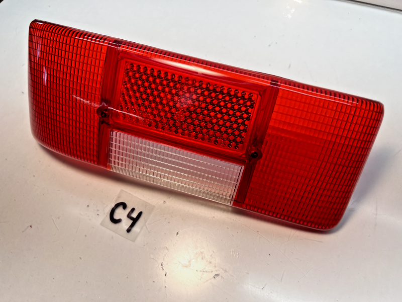 NOS MERCEDES BENZ 220 230 240 250 280 W114 W115 LEFT TAIL LIGHT LENS C4-27