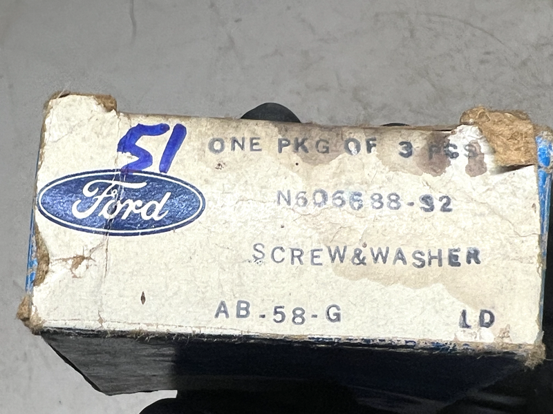 NOS Ford N606688-S2 Screw & Washer Self-Tapping 1981-2004 Ford N606688S2 B28-51