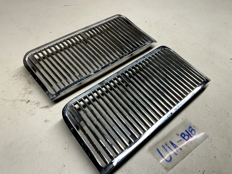 Original 1969 Chevrolet Chevelle Hood Inserts Grills 3915489 LH 3915490 RH B18-1