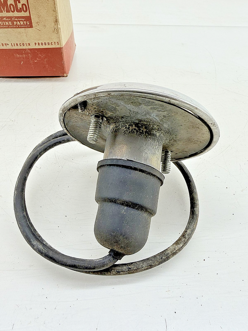 NOS 1947 - 1948 Ford Car 1942 - 1947 PARKING LAMP ASSEMBLY 6A-13200 C77-13