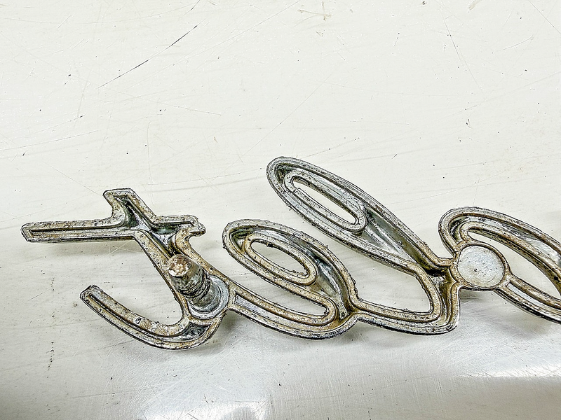 Vintage 1960s CHEVROLET SCRIPT EMBLEM 8.75" LONG E10-27