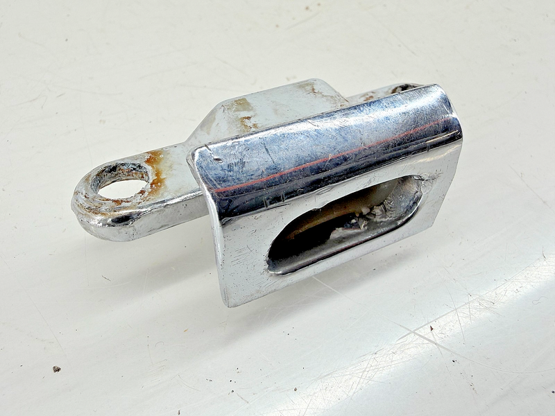OEM 1968 - 1982 CHEVY Corvette T-Top Center LH Roof Panel Bracket 3932973 E9-38