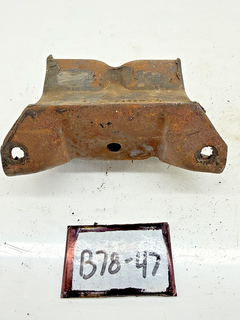OEM 1961 1962 FORD GALAXIE 223 CI 6CYL ENGINE FRONT SUPPORT INSULATOR LH B78-47