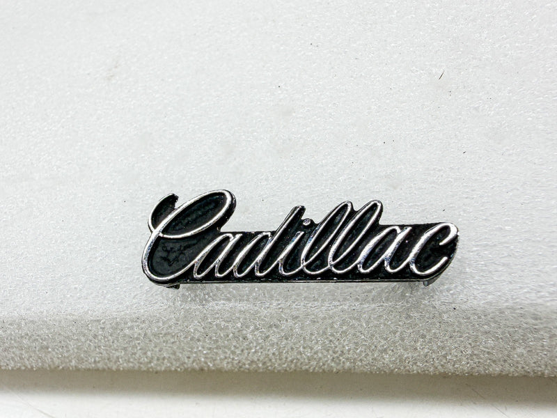 Vintage 1976 - 1978 CADILLAC DEVILLE FLEETWOOD FENDER EMBLEM GM 1625295 E10-106
