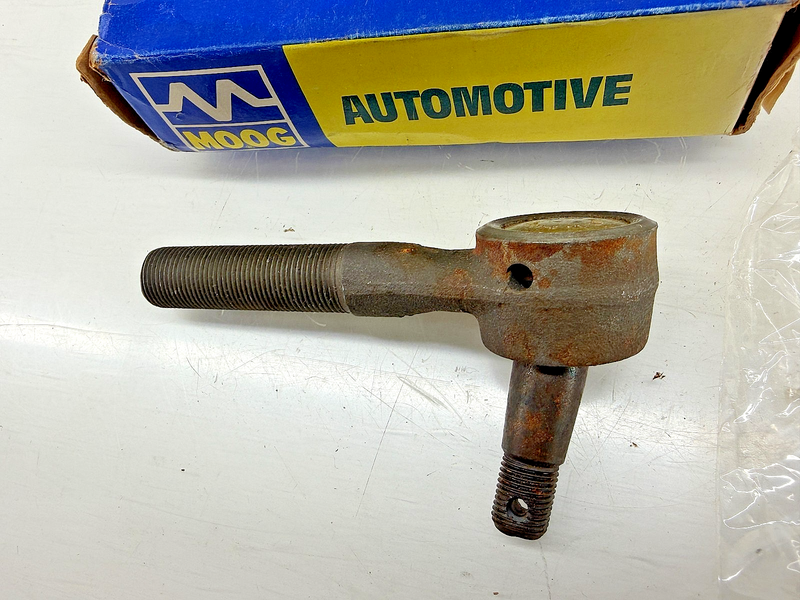 NOS 1984 - 1990 Jeep Cherokee Wrangler Steering Tie Rod End ES2223R C18-66