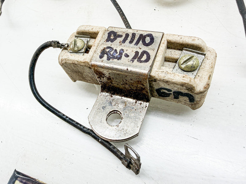 (1) NOS Vintage 1956 - 1974 GM IGNITION BALLAST RESISTOR D-1110 RU-10 C77-77
