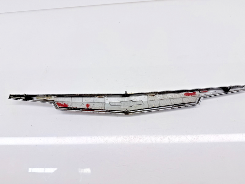 OEM 1962 CHEVROLET IMPALA BELAIR BISCAYNE TRUNK EMBLEM 3816347 C46-19