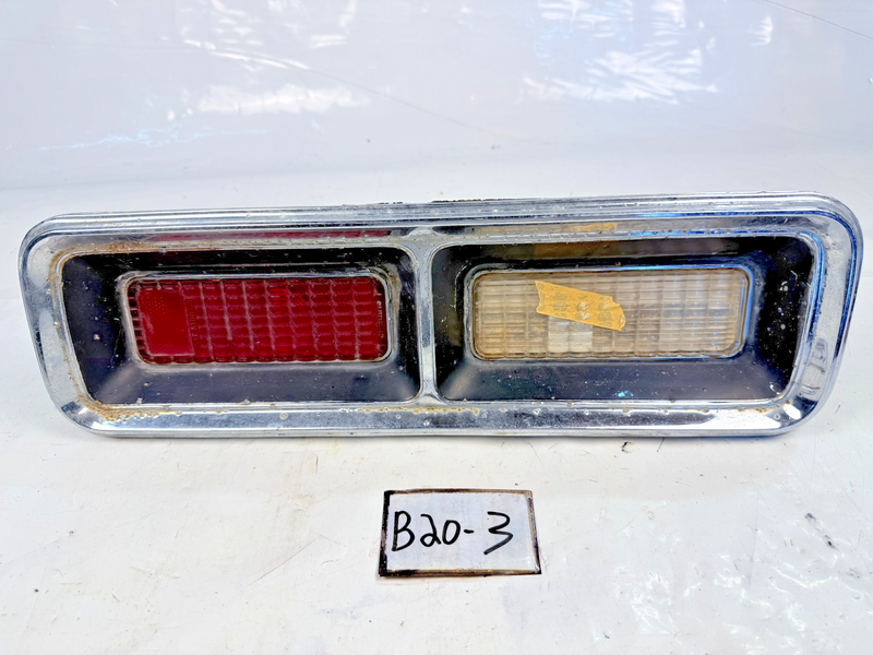 OEM 1968 CHEVY CAMARO LEFT DRIVER SIDE TAIL LIGHT 5959943 LH B20-3