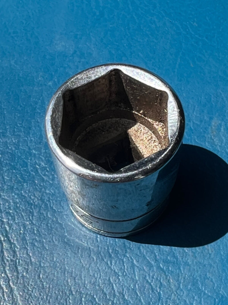 Snap-On Tools USA 3/8" Drive 6 point 11/16" SAE Shallow Chrome Socket FS221