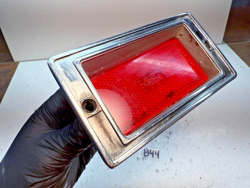 1970 1971 Ford Torino GT Cobra CJ SCJ LH Rear Side Marker Light 70 71 B44-13