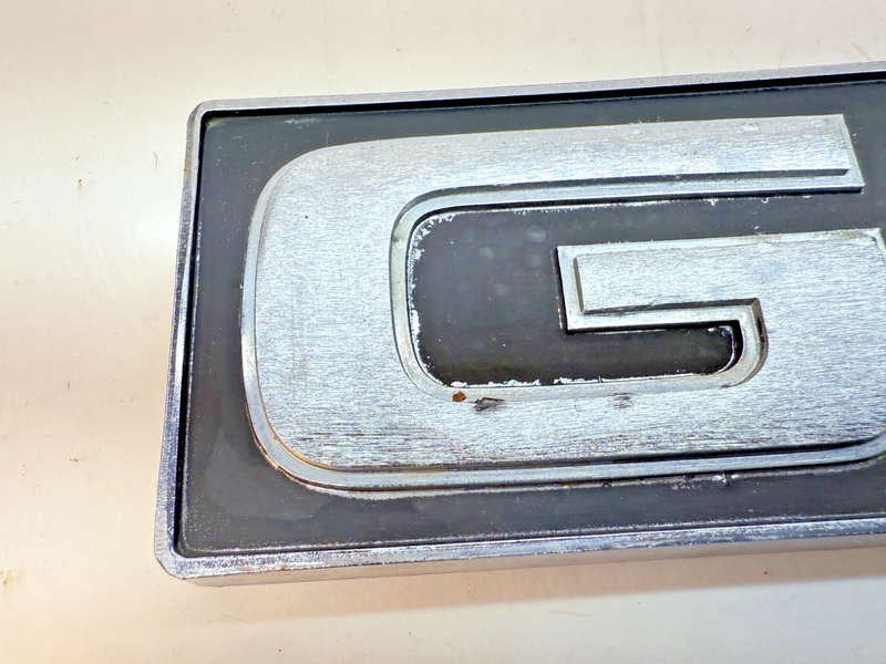 OEM 1976 1977 1978 1979 1980 GMC Van Rear Door GMC Emblem 356100 B3-35