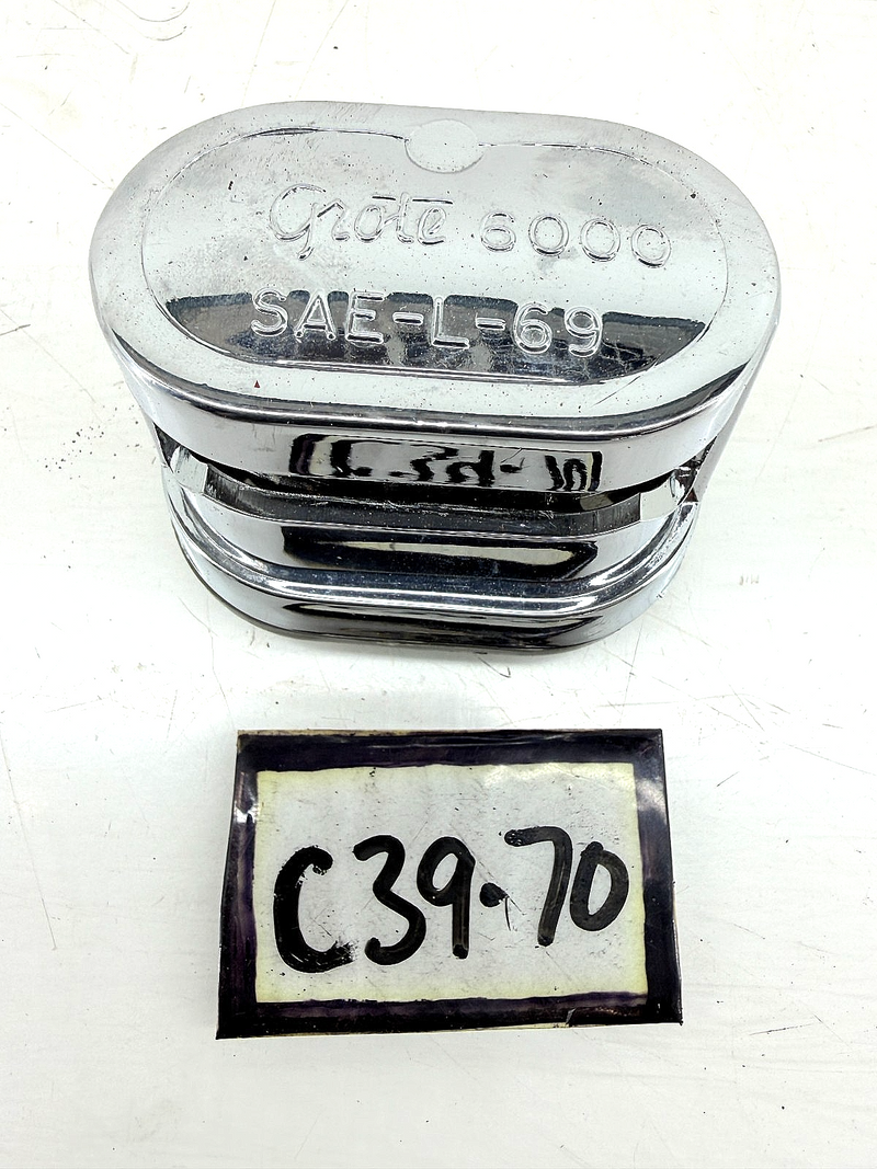 OEM GROTE LICENSE PLATE LIGHT 6000 SAE-L-69 6000 C39-70