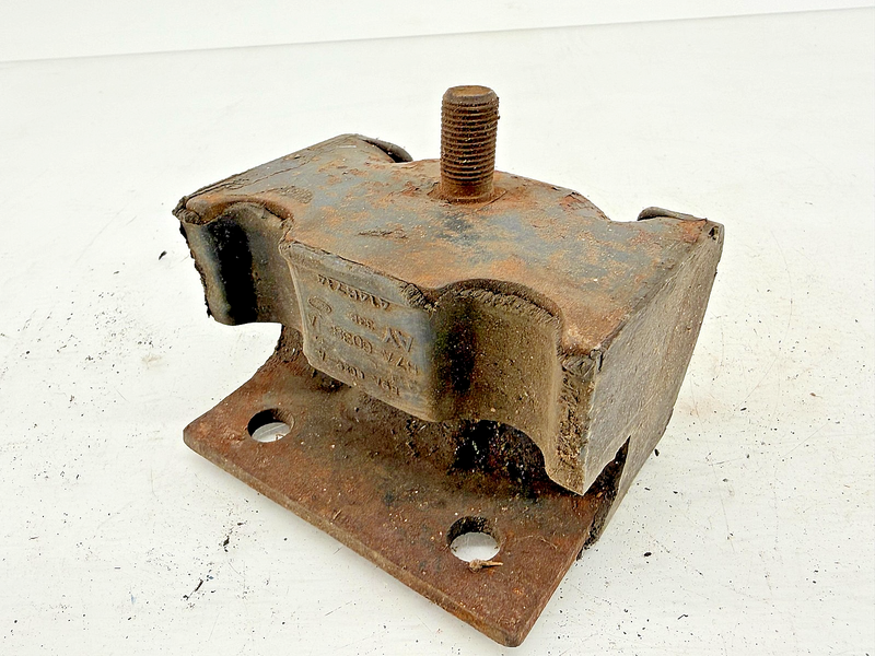 NOS OEM 1959 FORD 223 CID MOUNT MOTOR RH OR LH B9A-6038-A B78-48