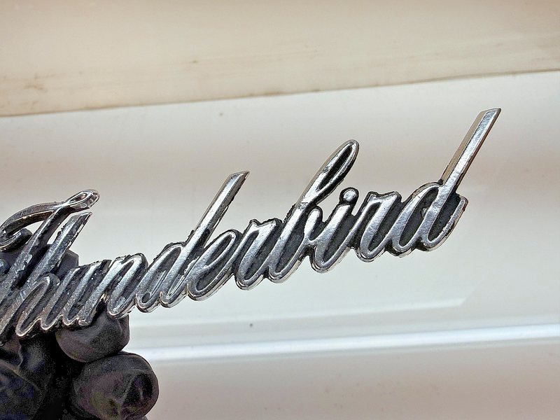 OEM 1970 FORD THUNDERBIRD 1/4 PANEL EMBLEM D0SB-6525632-A FOMOCO E8-53