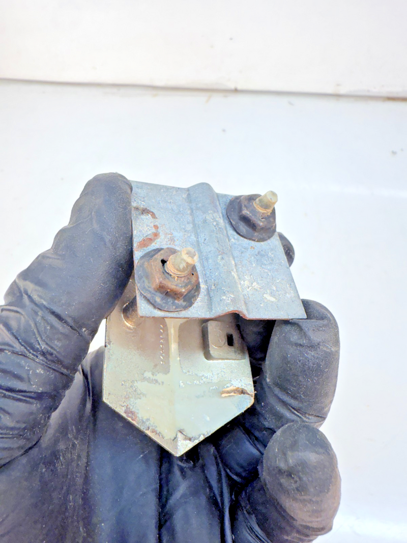 OEM 1980 1981 Chevrolet Camaro Front Nose Grill Grille Emblem GM 14013844 E8-23