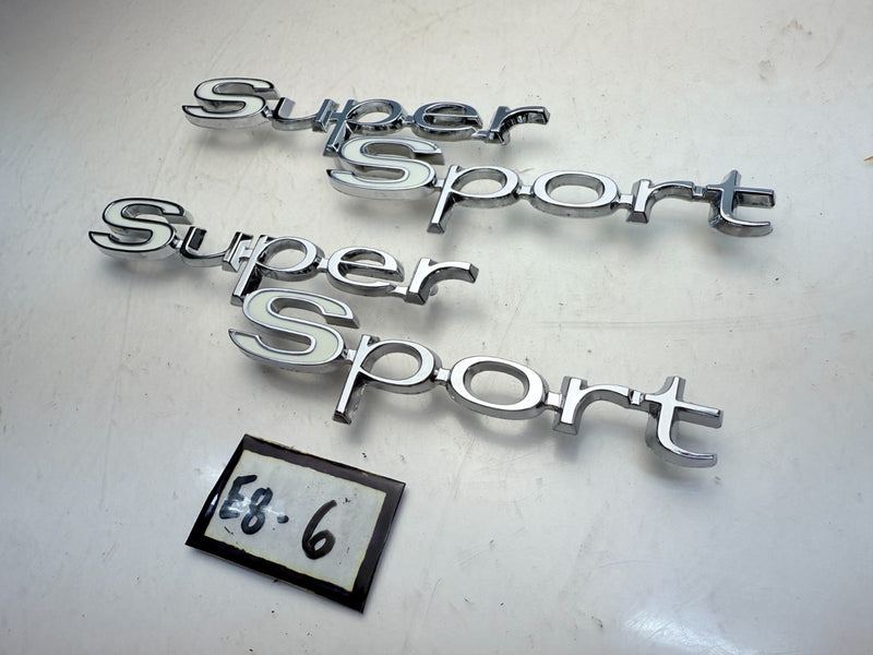 NOS GM 1967 Chevelle 396 SUPER SPORT SS PAIR Quarter Panel Emblems 7660687 E8-6